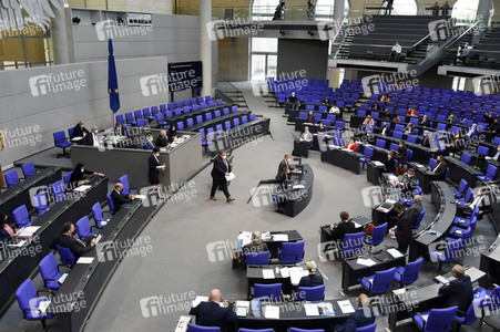 230. Sitzung des Deutschen Bundestages in Berlin