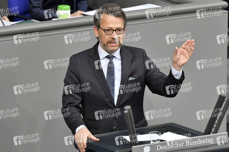 230. Sitzung des Deutschen Bundestages in Berlin