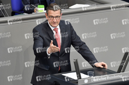 230. Sitzung des Deutschen Bundestages in Berlin