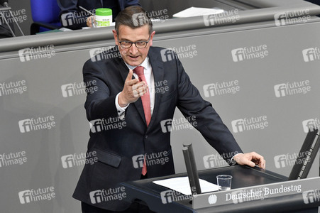 230. Sitzung des Deutschen Bundestages in Berlin