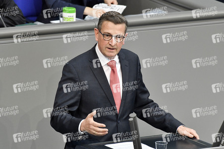 230. Sitzung des Deutschen Bundestages in Berlin