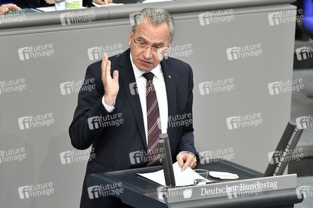 230. Sitzung des Deutschen Bundestages in Berlin