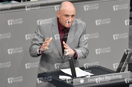 230. Sitzung des Deutschen Bundestages in Berlin