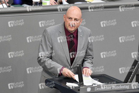 230. Sitzung des Deutschen Bundestages in Berlin