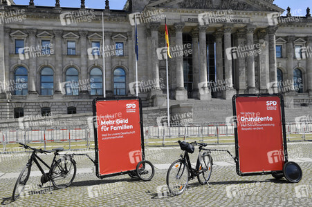 Fototermin der SPD zur sozialdemokratischen Erfolgsbilanz in Berlin