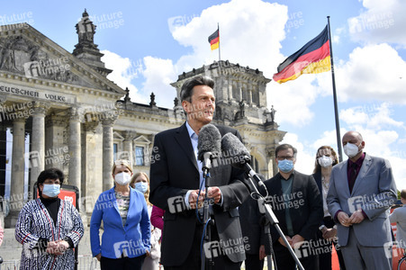 Fototermin der SPD zur sozialdemokratischen Erfolgsbilanz in Berlin