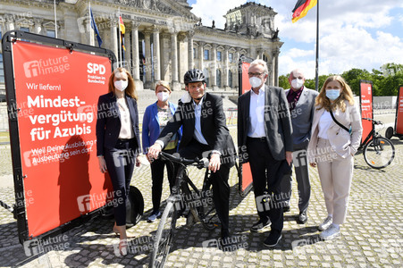 Fototermin der SPD zur sozialdemokratischen Erfolgsbilanz in Berlin