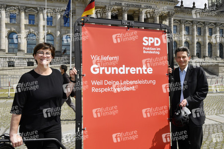 Fototermin der SPD zur sozialdemokratischen Erfolgsbilanz in Berlin
