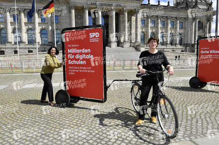 Fototermin der SPD zur sozialdemokratischen Erfolgsbilanz in Berlin