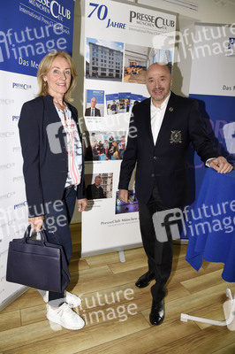 Pressekonferenz zum 1. digitalen Jugendpreis 2021 in München