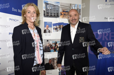 Pressekonferenz zum 1. digitalen Jugendpreis 2021 in München