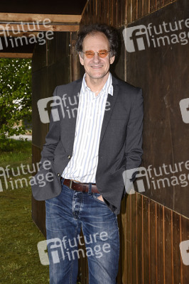 Online-Auftritt von Chin Meyer in Haar