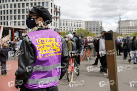 Demonstration gegen Mietenwahnsinn in Berlin