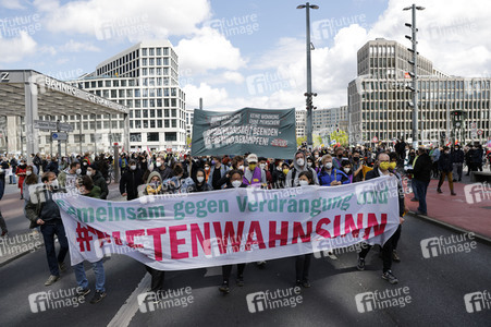 Demonstration gegen Mietenwahnsinn in Berlin