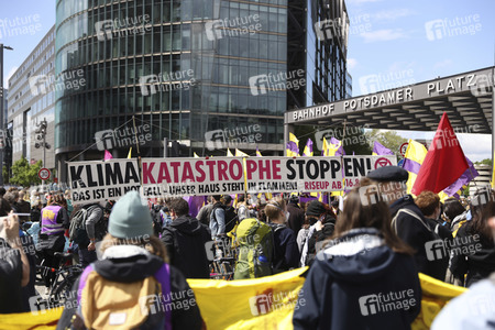 Demonstration gegen Mietenwahnsinn in Berlin