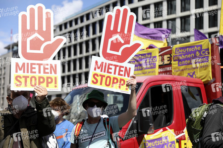 Demonstration gegen Mietenwahnsinn in Berlin