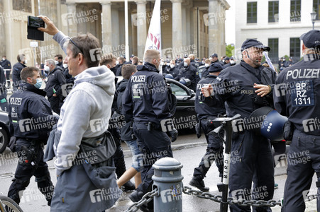 Querdenker demonstrieren trotz Demo-Verbot in Berlin