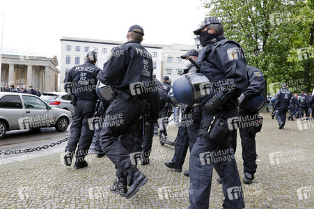 Querdenker demonstrieren trotz Demo-Verbot in Berlin