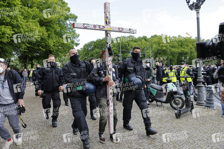 Querdenker demonstrieren trotz Demo-Verbot in Berlin