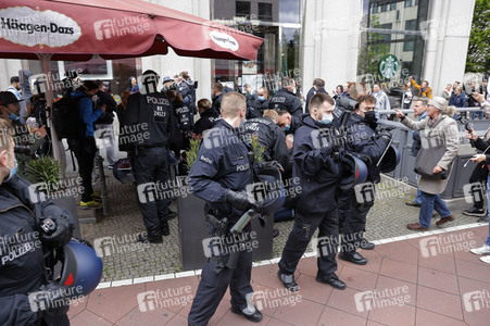 Querdenker demonstrieren trotz Demo-Verbot in Berlin