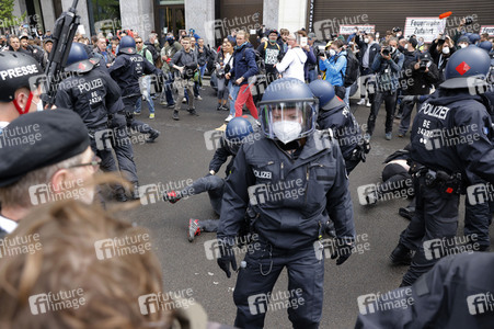 Querdenker demonstrieren trotz Demo-Verbot in Berlin