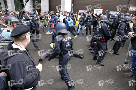 Querdenker demonstrieren trotz Demo-Verbot in Berlin