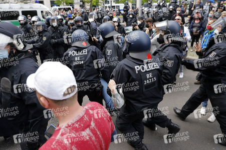 Querdenker demonstrieren trotz Demo-Verbot in Berlin