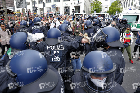 Querdenker demonstrieren trotz Demo-Verbot in Berlin