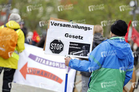 Demo gegen das Versammlungsgesetz NRW in Köln