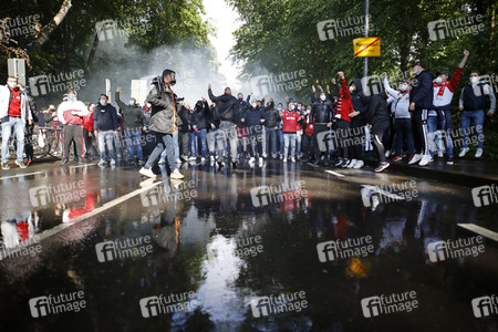 Polizeieinsatz beim Relegationsspiel 1. FC Köln vs. Holstein Kiel in Köln