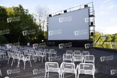 Filmpremiere 'Verplant - Wie zwei Typen versuchen mit dem Rad nach Vietnam zu fahren' in München
