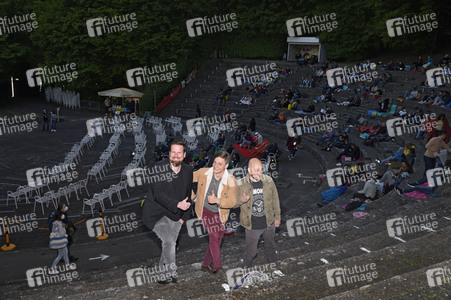 Filmpremiere 'Verplant - Wie zwei Typen versuchen mit dem Rad nach Vietnam zu fahren' in München