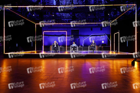 Gerald Knaus, Isabel Schayani und Jean Asselborn auf der lit.Cologne 2021 in Köln