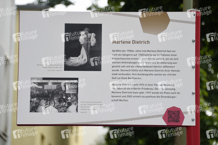 Madame Tussauds präsentiert 'Berlin 100!' mit David Bowie und Marlene Dietrich in Berlin