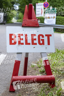 Vollbesetzter Campingplatz in Hagnau am Bodensee