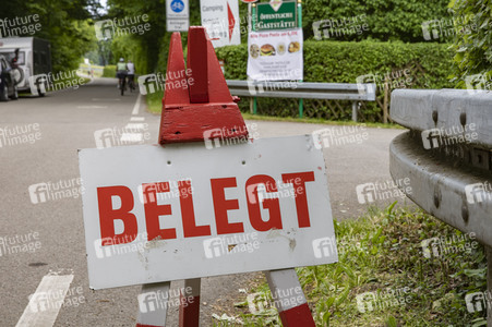 Vollbesetzter Campingplatz in Hagnau am Bodensee