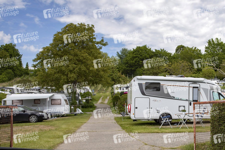 Vollbesetzter Campingplatz in Hagnau am Bodensee
