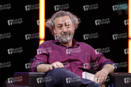 Wolfgang Schorlau und Claudio Caiolo auf der lit.Cologne 2021 in Köln