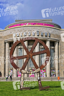 'Krieg und Disko'  in der Volksbühne Berlin