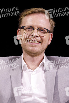 Markus Gabriel und Gert Scobel auf der lit.Cologne 2021 in Köln