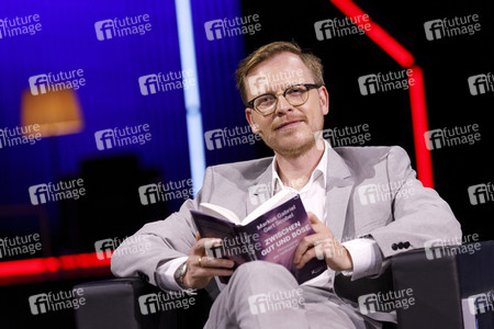 Markus Gabriel und Gert Scobel auf der lit.Cologne 2021 in Köln