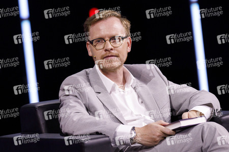 Markus Gabriel und Gert Scobel auf der lit.Cologne 2021 in Köln