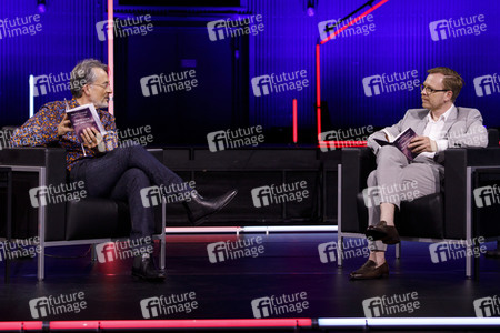 Markus Gabriel und Gert Scobel auf der lit.Cologne 2021 in Köln