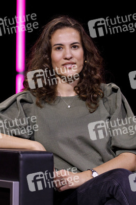 Mona Ameziane, Farah Schäfer, Lea-Lina Oppermann und Luisa Neubauer auf der lit.Cologne 2021 in Köln