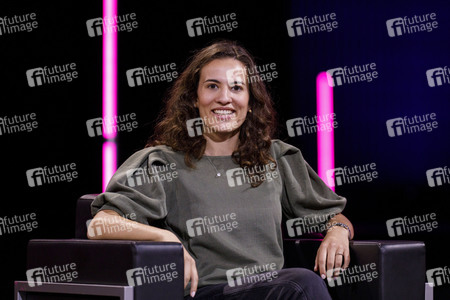 Mona Ameziane, Farah Schäfer, Lea-Lina Oppermann und Luisa Neubauer auf der lit.Cologne 2021 in Köln