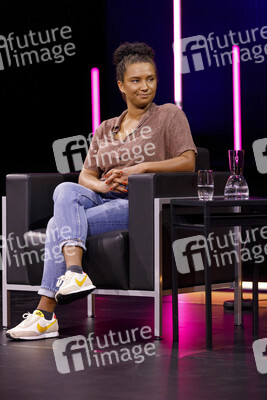 Mona Ameziane, Farah Schäfer, Lea-Lina Oppermann und Luisa Neubauer auf der lit.Cologne 2021 in Köln