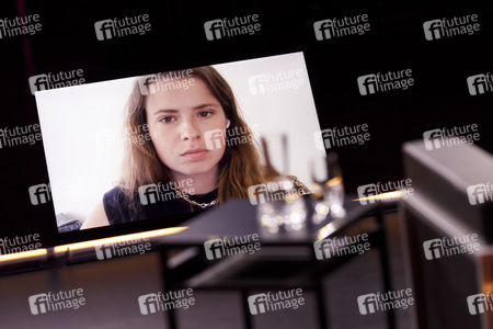 Mona Ameziane, Farah Schäfer, Lea-Lina Oppermann und Luisa Neubauer auf der lit.Cologne 2021 in Köln