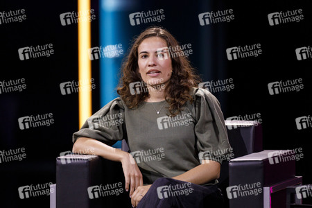 Mona Ameziane, Farah Schäfer, Lea-Lina Oppermann und Luisa Neubauer auf der lit.Cologne 2021 in Köln