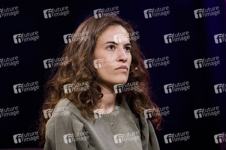 Mona Ameziane, Farah Schäfer, Lea-Lina Oppermann und Luisa Neubauer auf der lit.Cologne 2021 in Köln