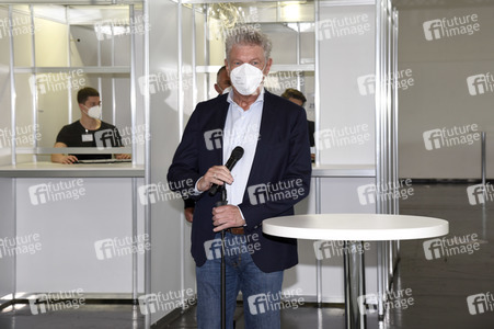 Pressetermin zur 500.000. Impfung im Impfzentrum in München